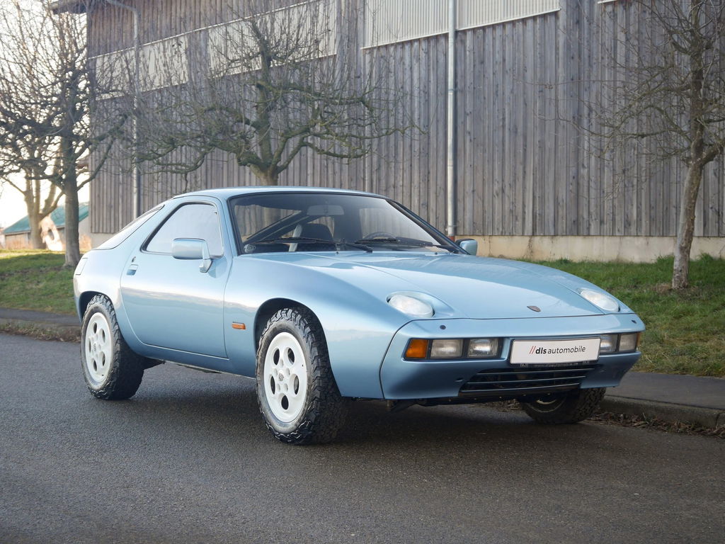 Porsche 928