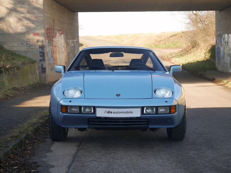 Porsche 928