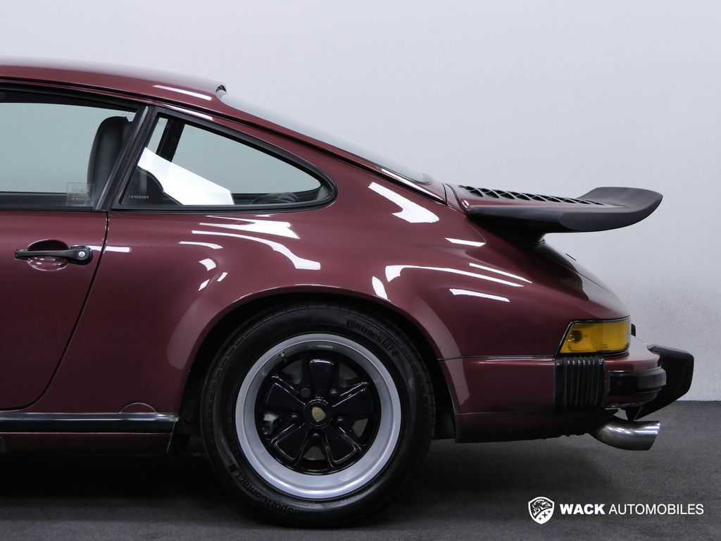 Porsche 911 Carrera 3.2