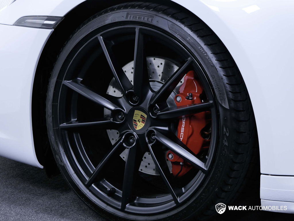 Porsche 992 Carrera 4S