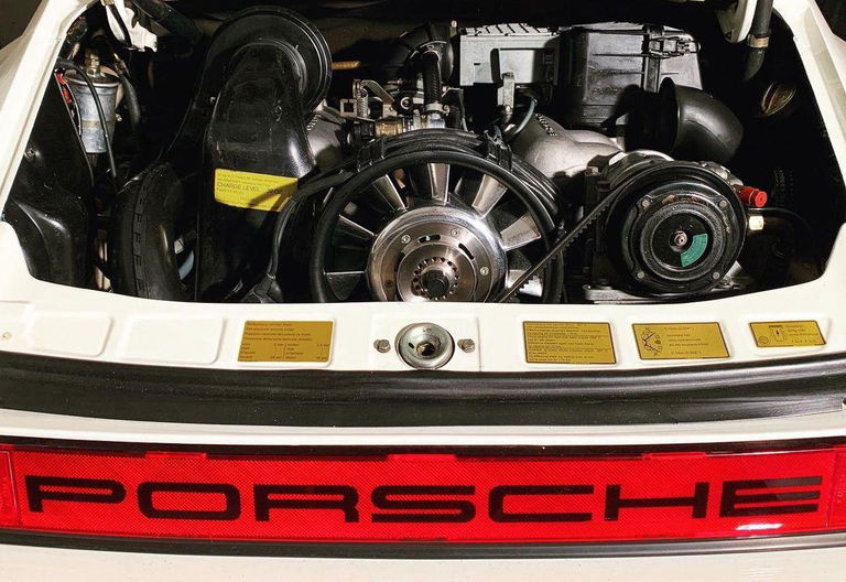 Porsche 911 Carrera 3.2 (US)