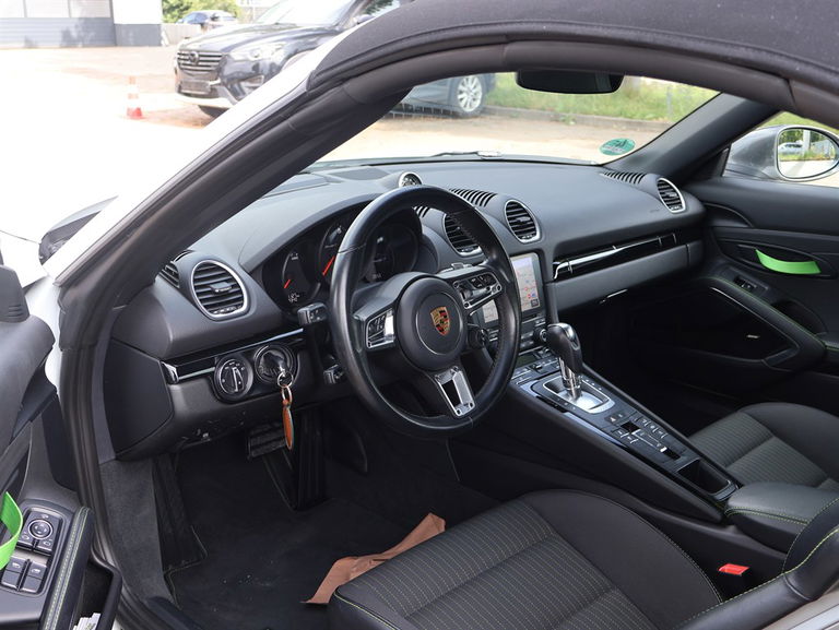 Porsche 718 Boxster