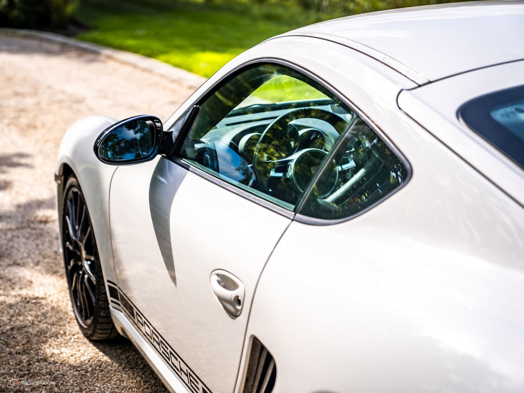 Porsche 987 Cayman R