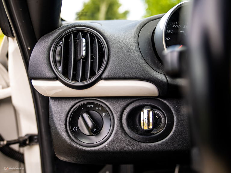 Porsche 987 Cayman R