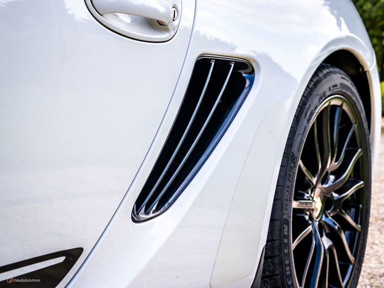 Porsche 987 Cayman R