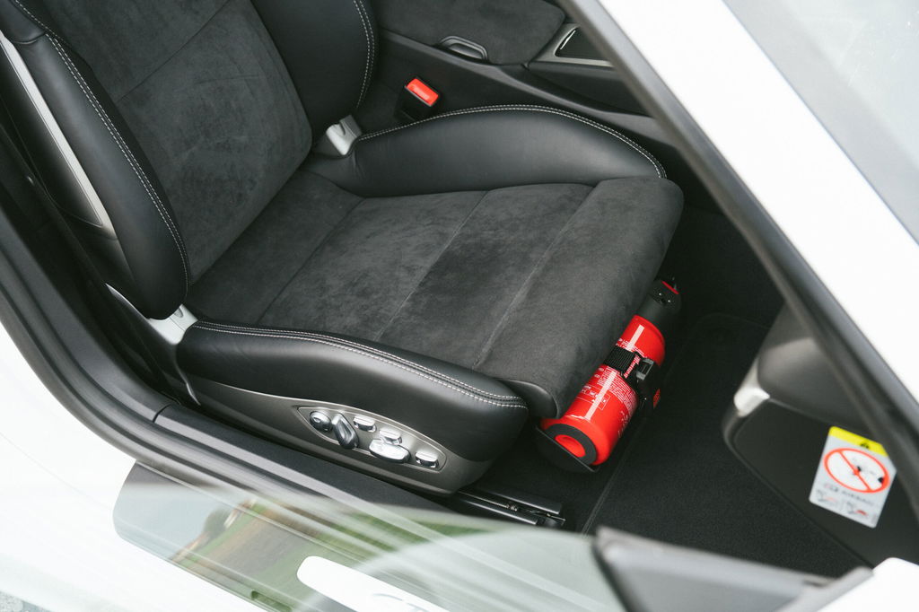 Porsche 981 Cayman GT4