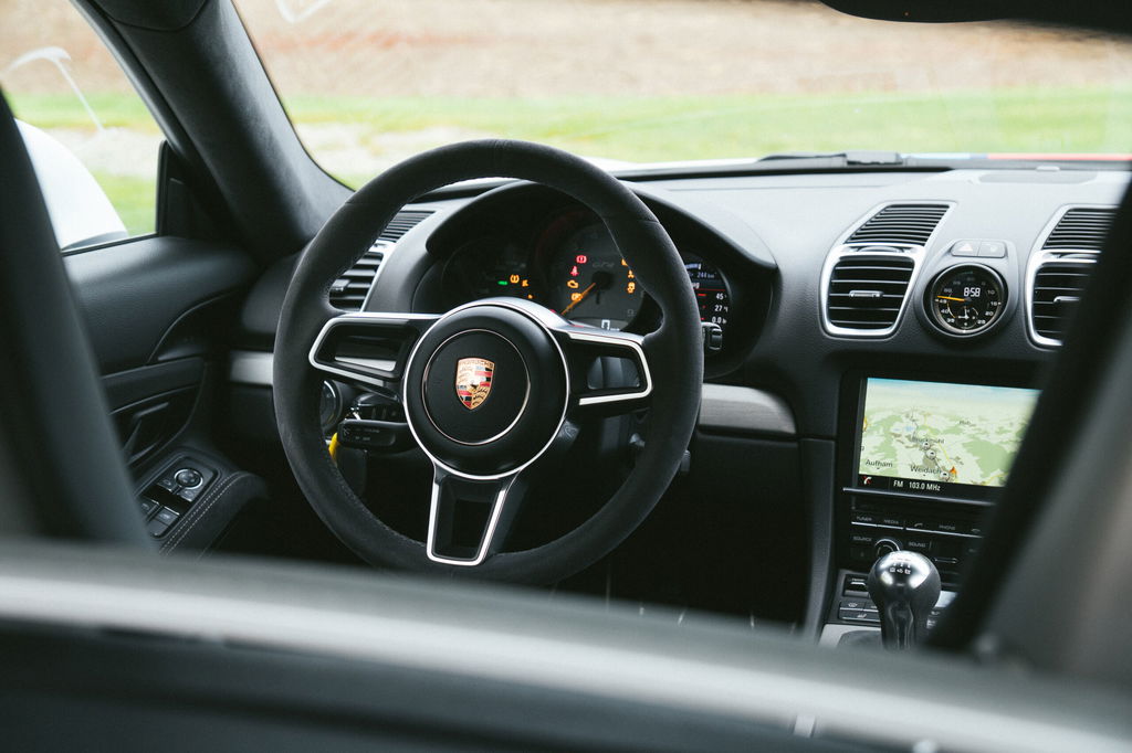 Porsche 981 Cayman GT4