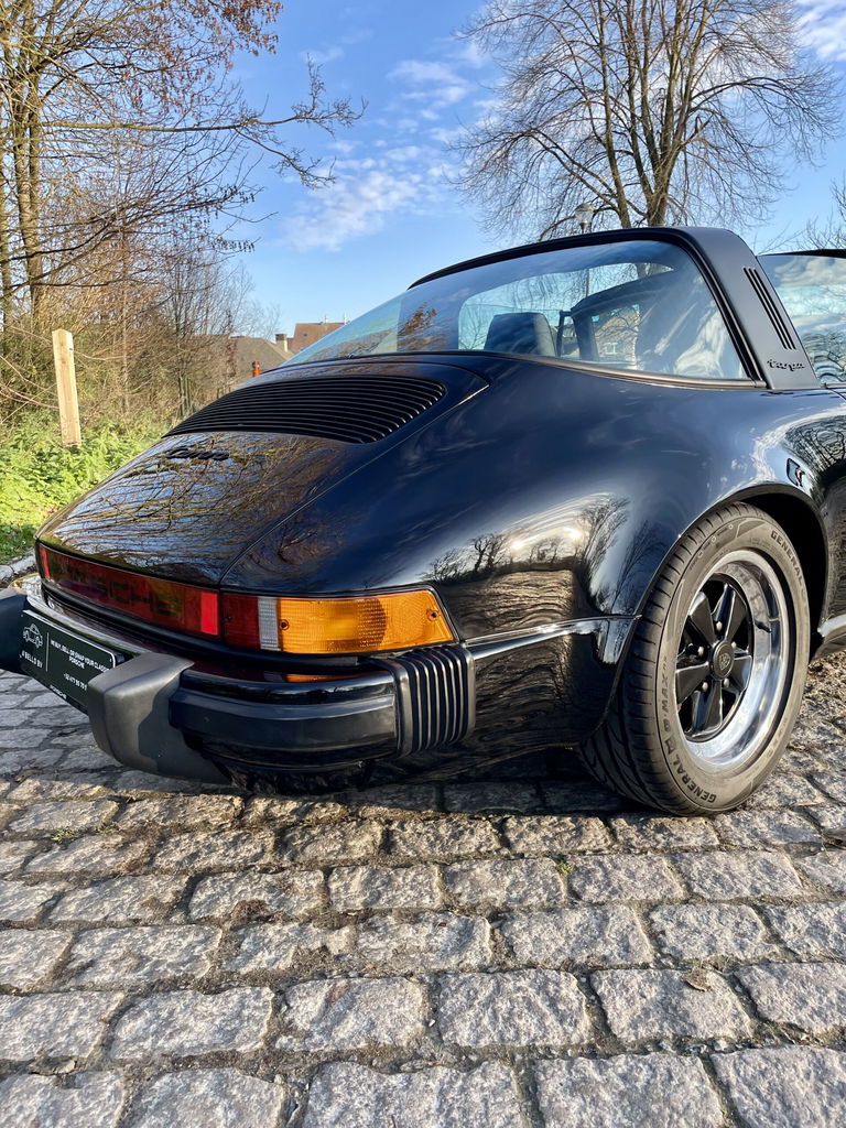 Porsche 911 Carrera 3.2