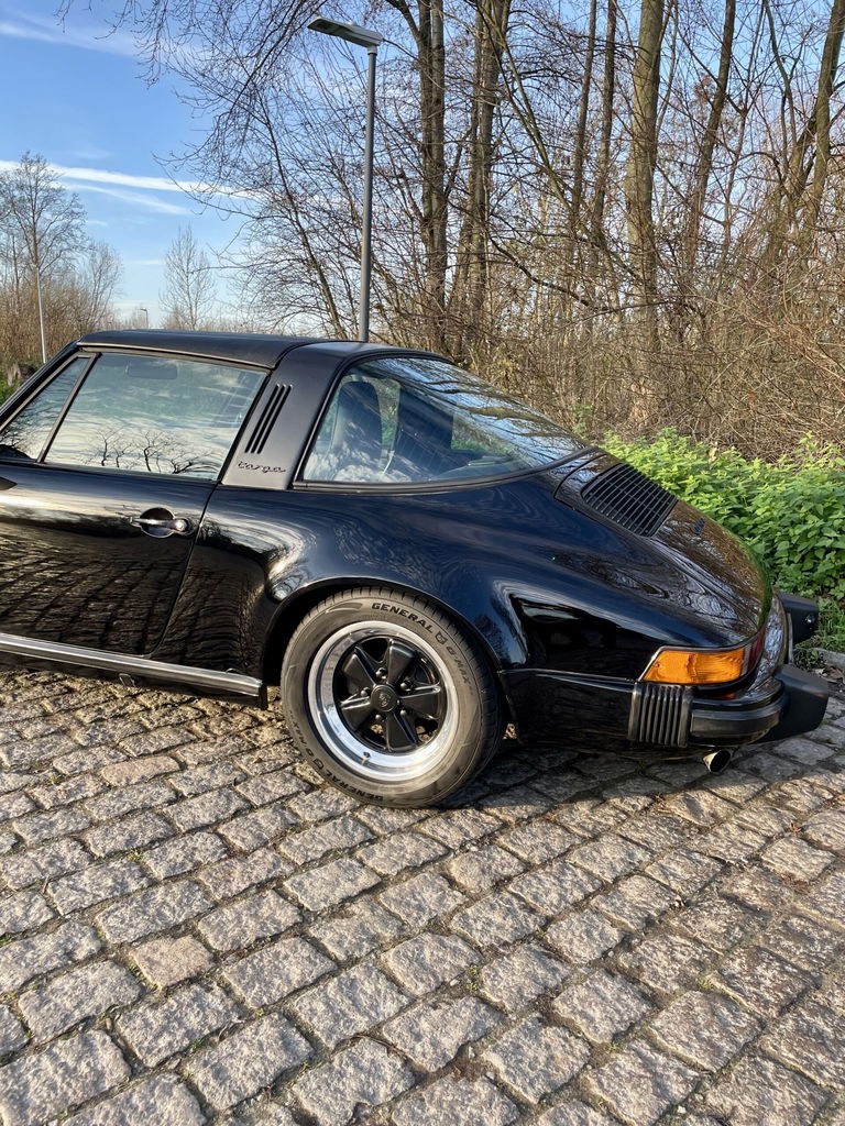 Porsche 911 Carrera 3.2