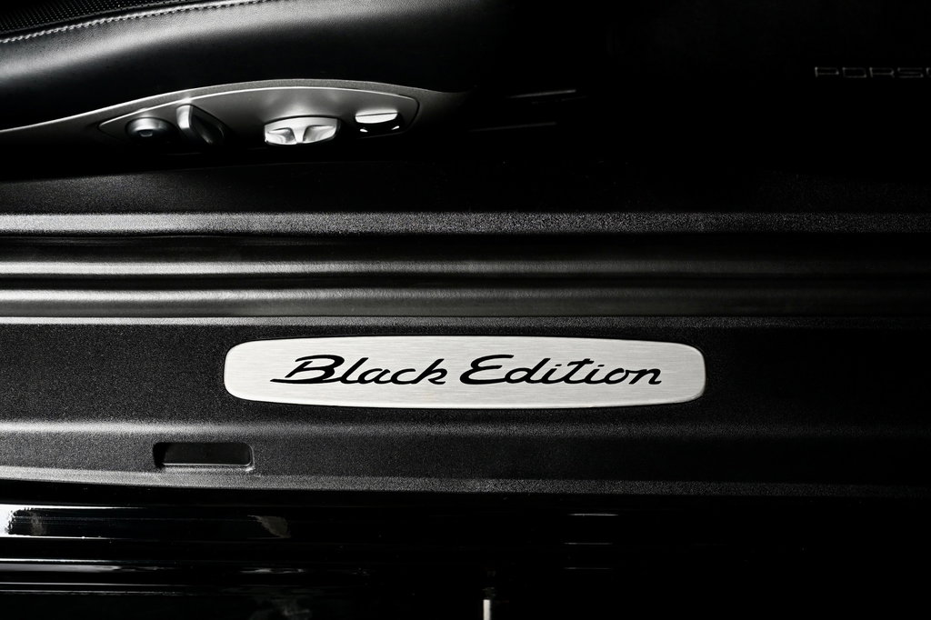 Porsche 991 Carrera Black Edition