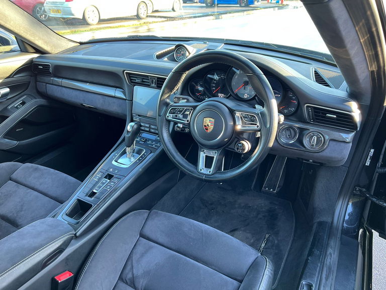 Porsche 991.2 Carrera GTS