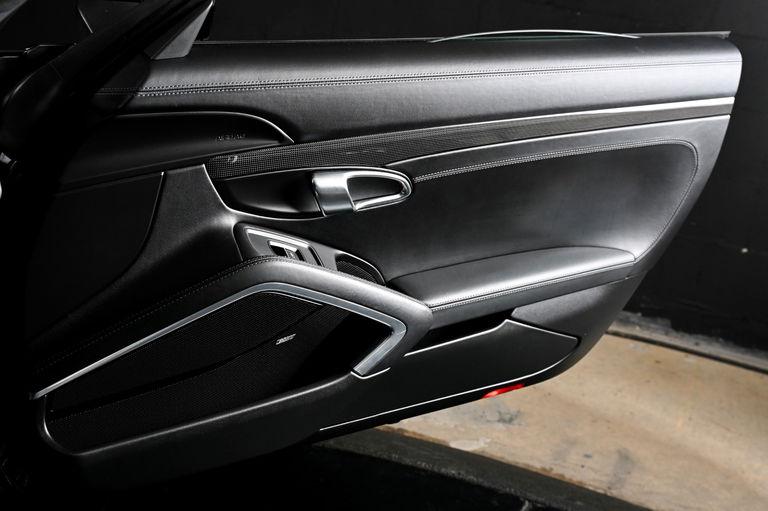Porsche 991 Carrera Black Edition