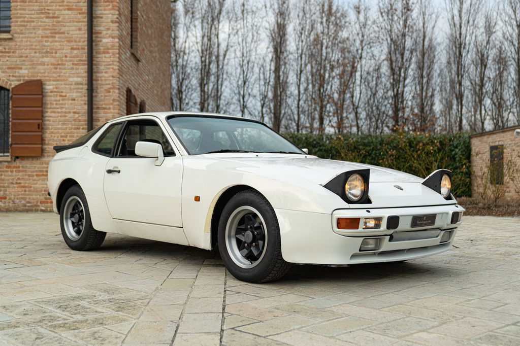 Porsche 944 Coupé