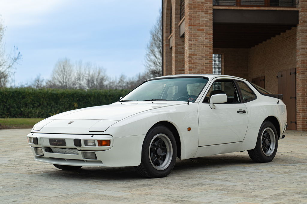 Porsche 944 Coupé