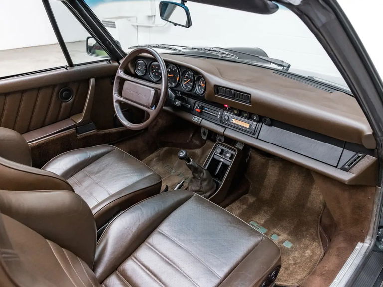 Porsche 911 Carrera 3.2