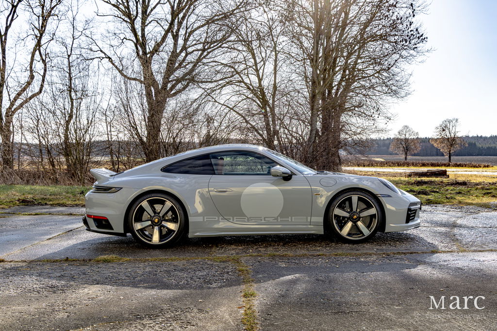 Porsche 992 Sport Classic