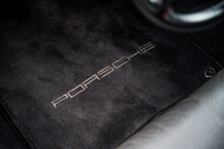 Porsche 964 Carrera 2 Speedster