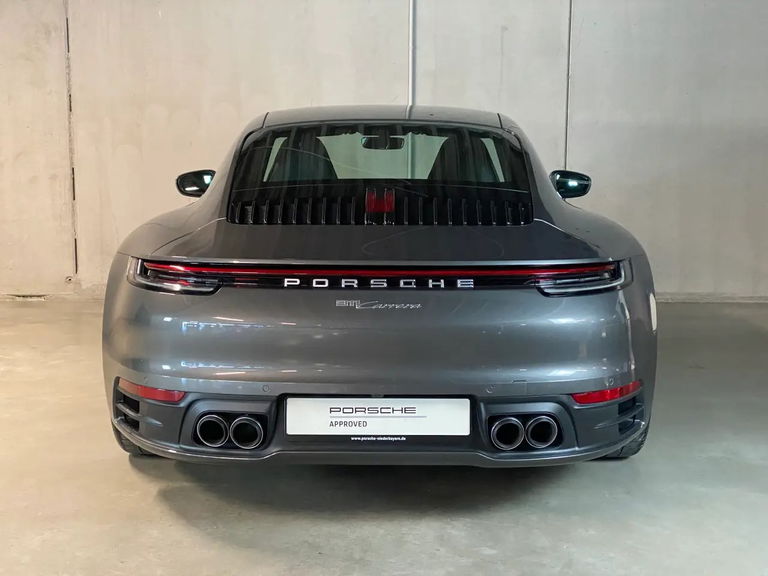 Porsche 992 Carrera