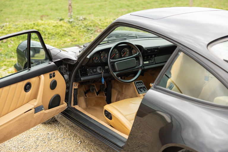 Porsche 964 Carrera 4