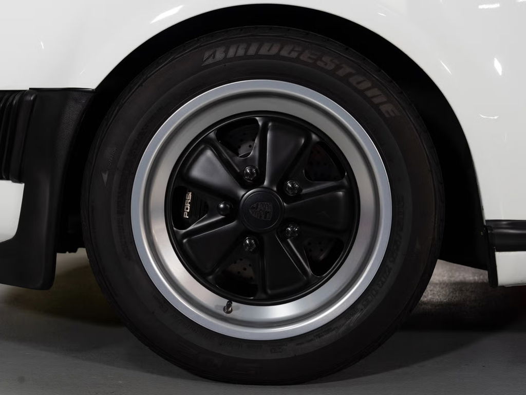 Porsche 911 Carrera 3.2 Speedster