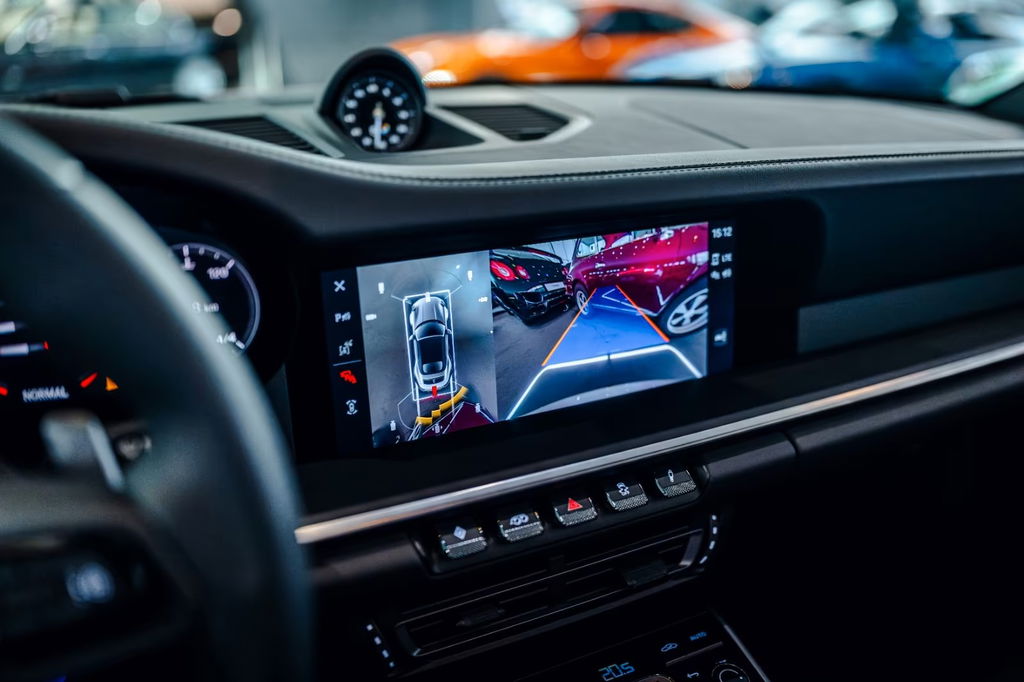 Porsche 992 Carrera 4 GTS