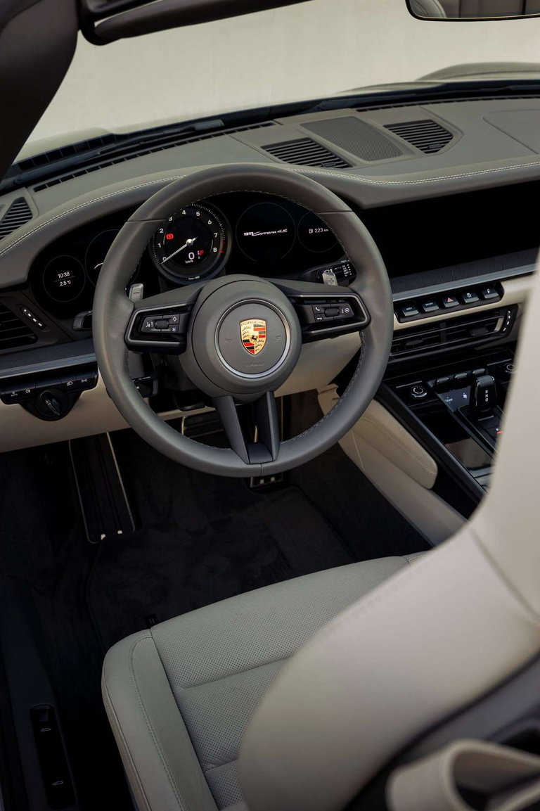 Porsche 992 Carrera 4S