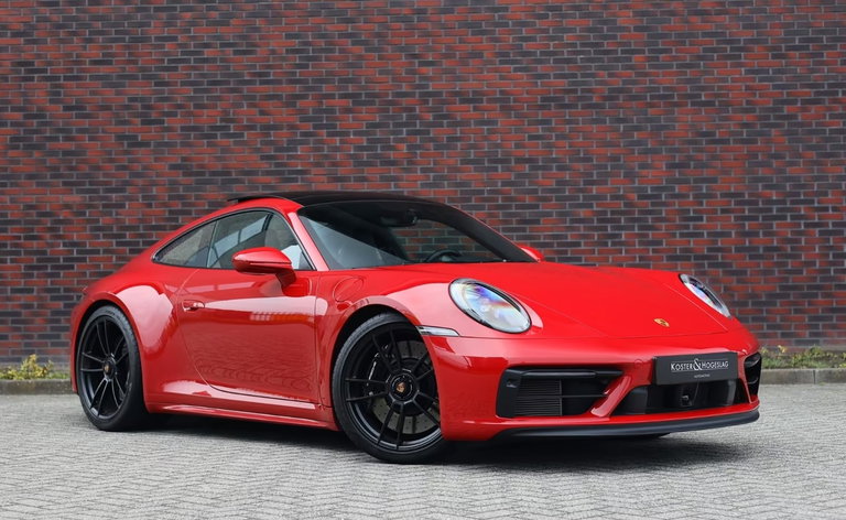 Porsche 992 Carrera 4 GTS