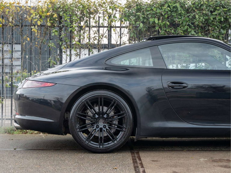 Porsche 991 Carrera 4 Black Edition
