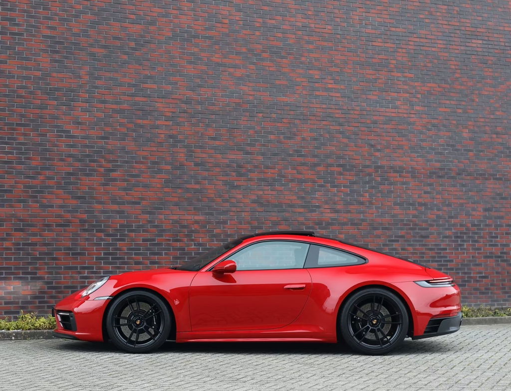 Porsche 992 Carrera 4 GTS