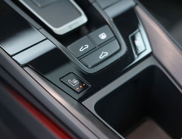 Porsche 992 Carrera 4 GTS