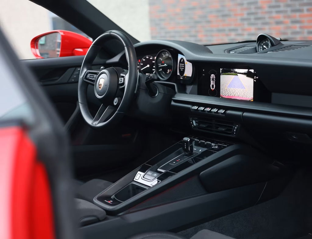 Porsche 992 Carrera 4 GTS