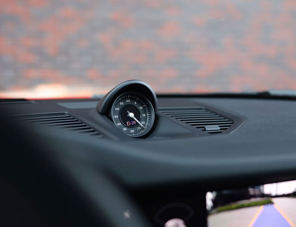 Porsche 992 Carrera 4 GTS