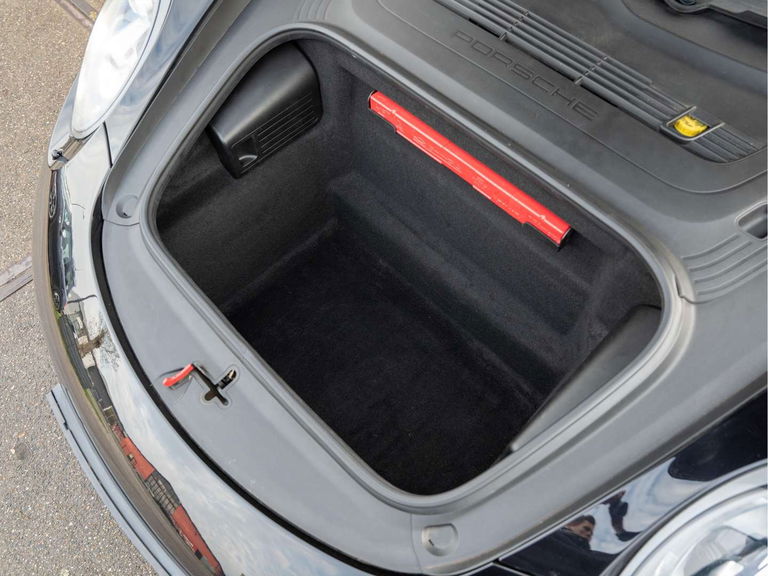 Porsche 991 Carrera 4 Black Edition