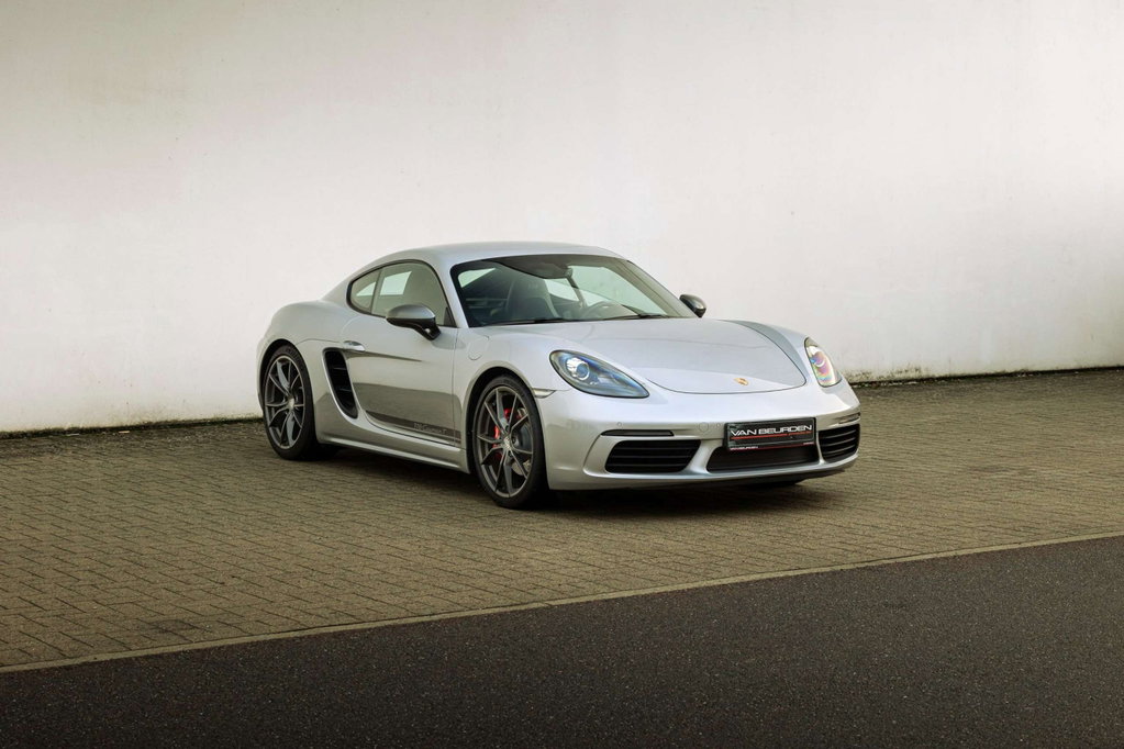 Porsche 718 Cayman T