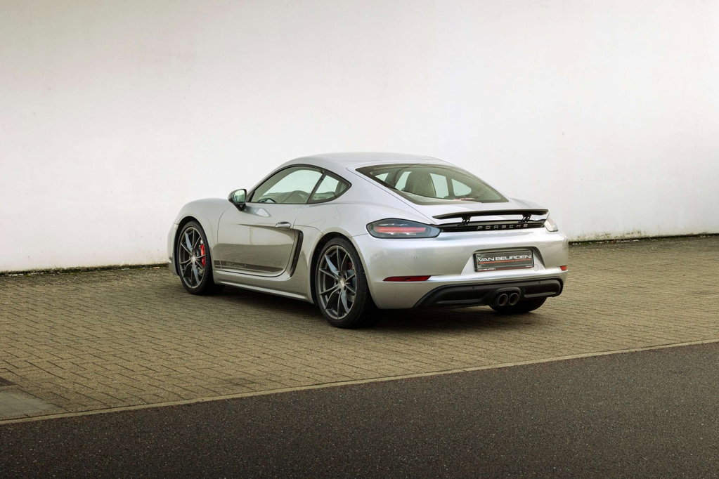 Porsche 718 Cayman T