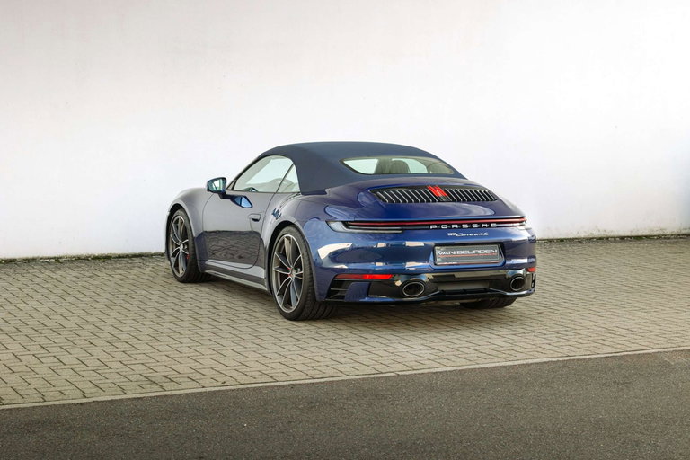 Porsche 992 Carrera 4S