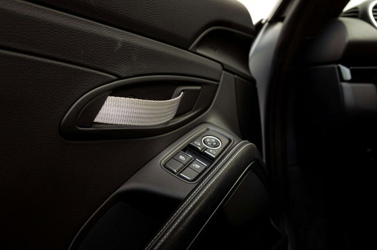 Porsche 718 Cayman T