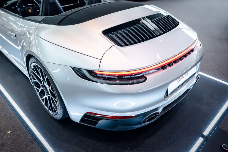 Porsche 992 Carrera 4 GTS