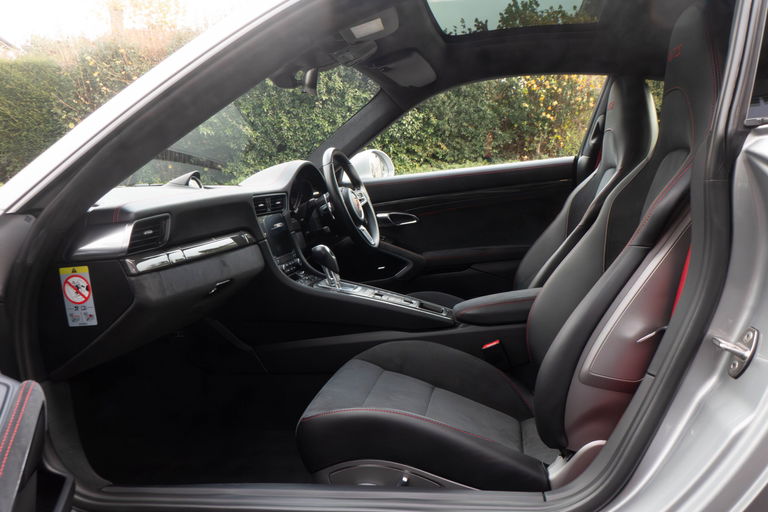 Porsche 991.2 Carrera GTS