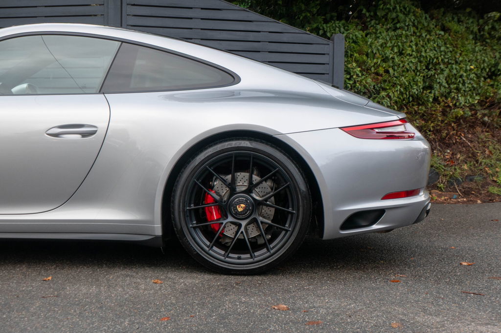 Porsche 991.2 Carrera GTS
