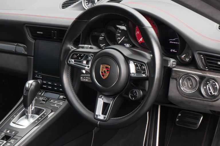 Porsche 991.2 Carrera GTS