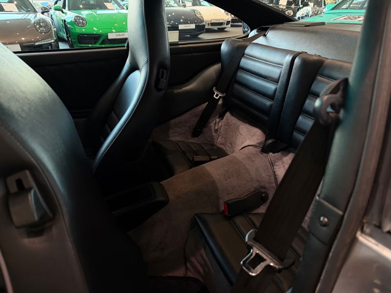 Porsche 964 Carrera 4