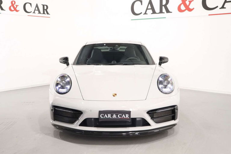 Porsche 992 Carrera 4 GTS
