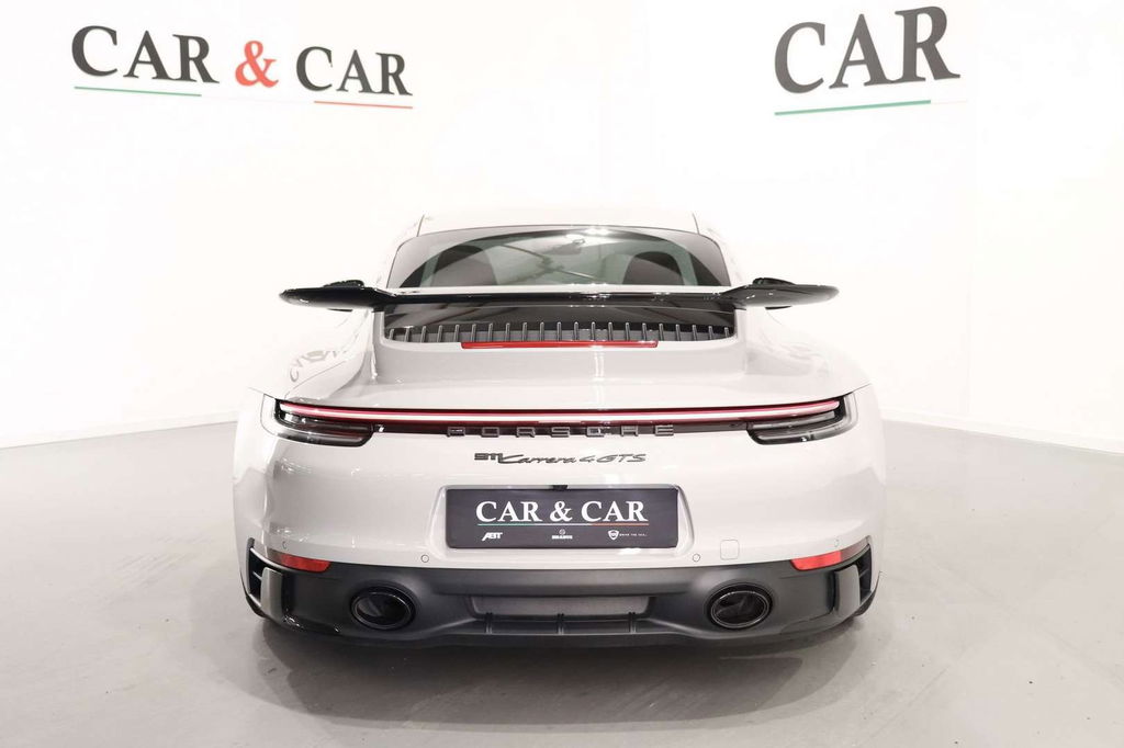 Porsche 992 Carrera 4 GTS