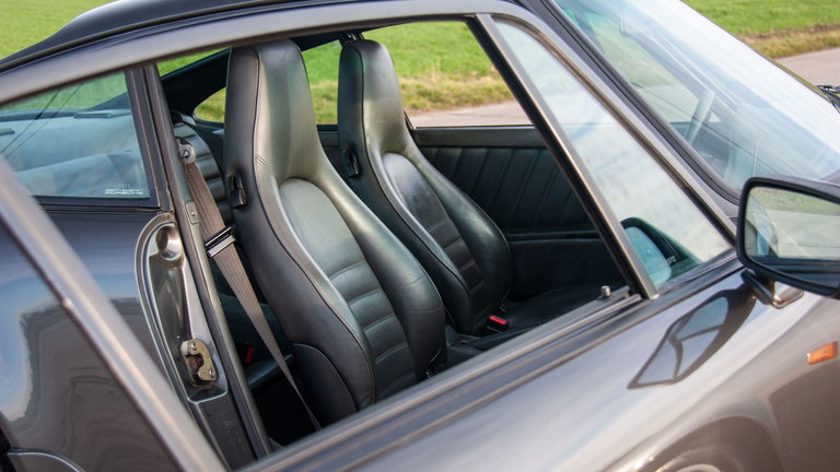 Porsche 964 Carrera 4