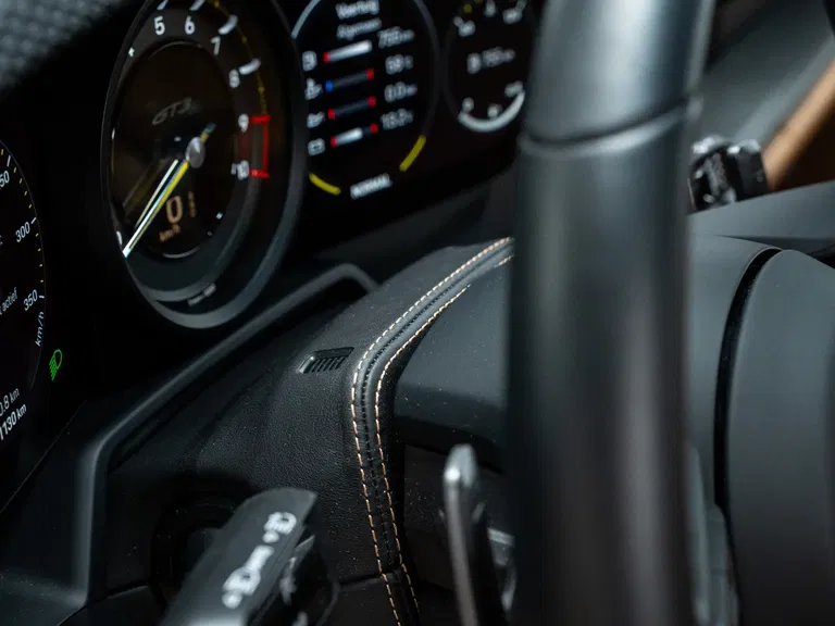 Porsche 992 GT3 Touring