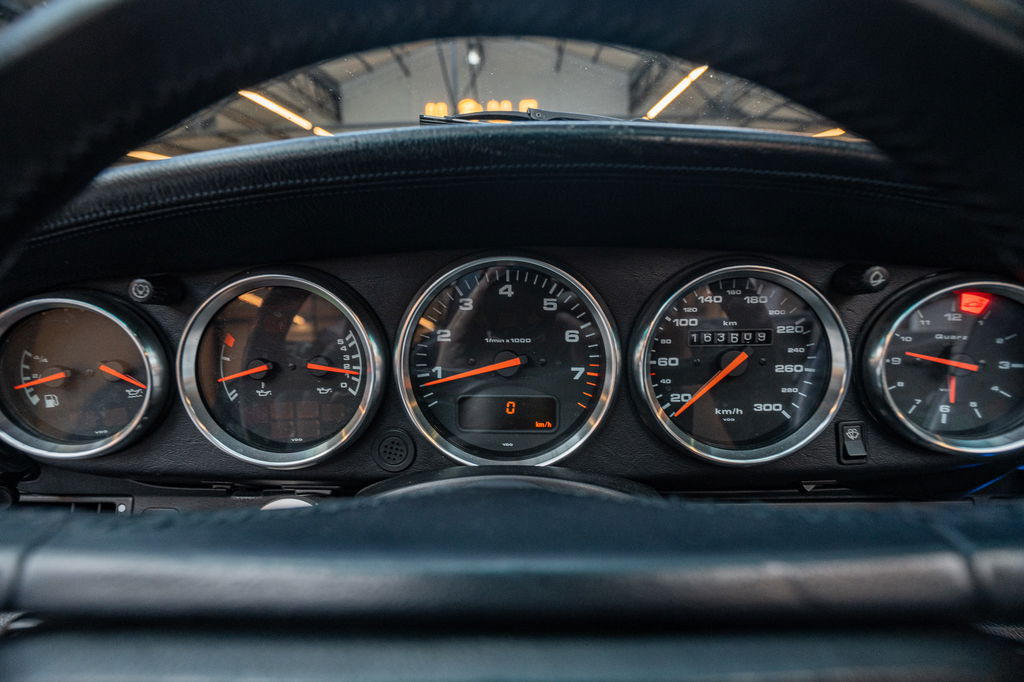 Porsche 964 Carrera 4