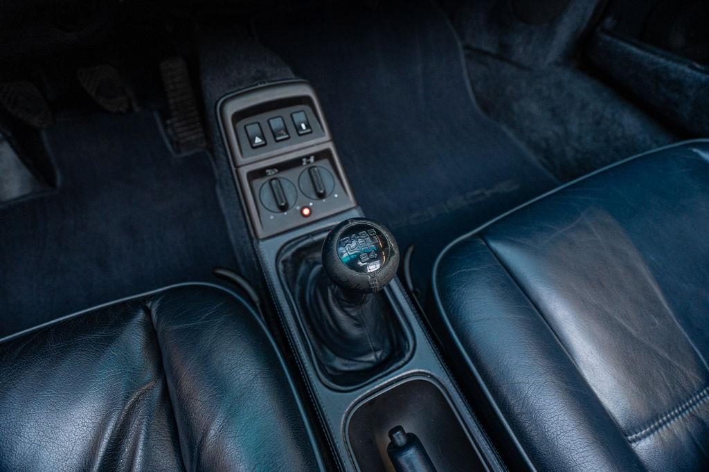 Porsche 964 Carrera 4