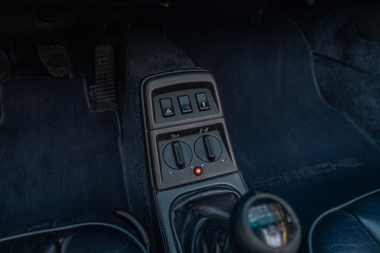 Porsche 964 Carrera 4