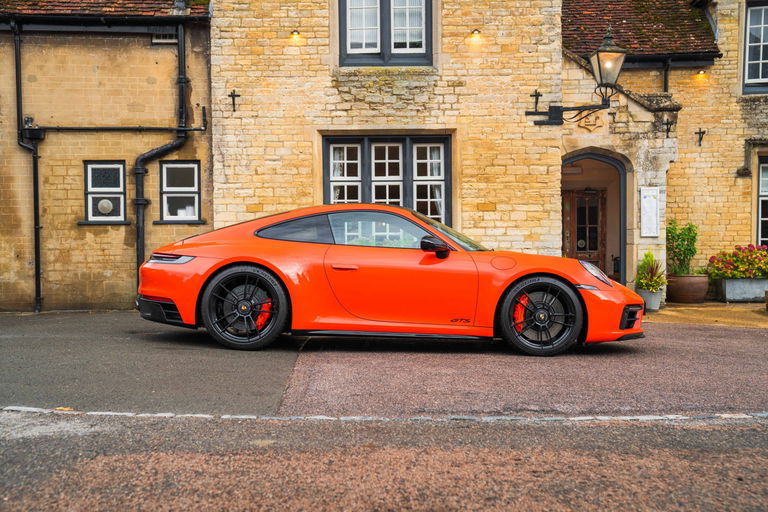 Porsche 992 Carrera 4 GTS